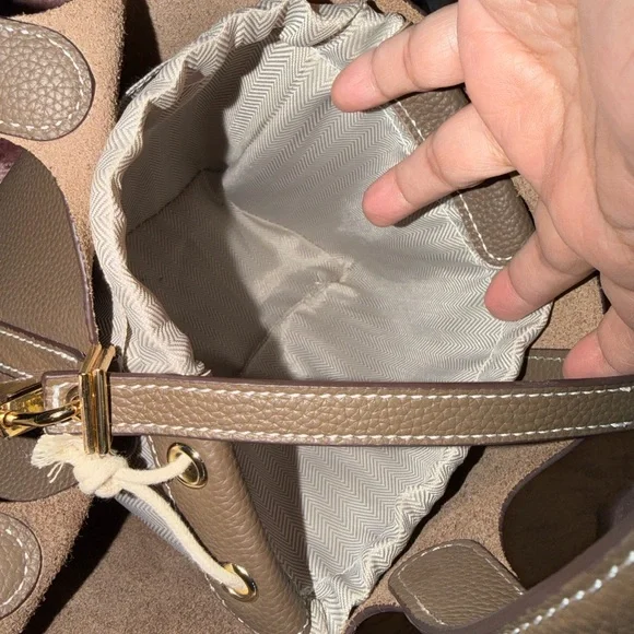 Elegant Brown faux Leather Tote Bag. - Picture 6 of 8